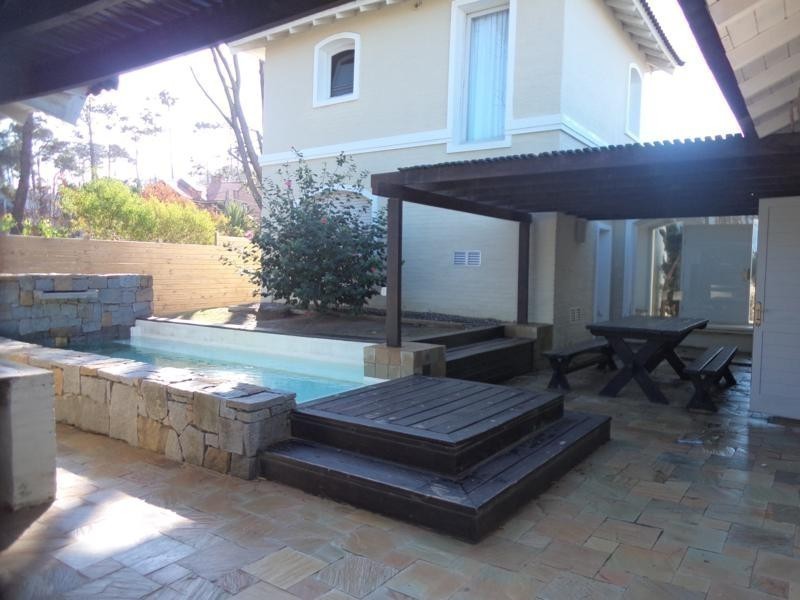 Casa en alquiler con piscina